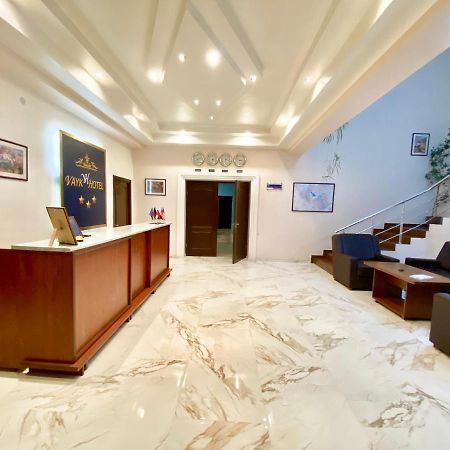 Vayk Hotel Экстерьер фото