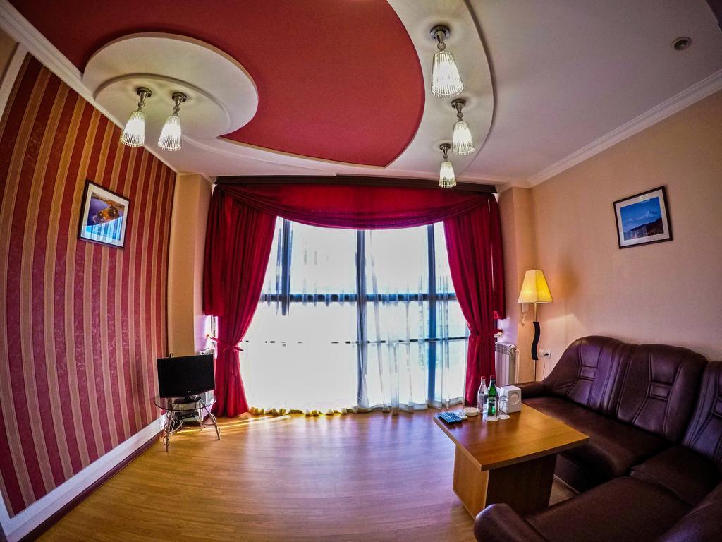 Vayk Hotel Экстерьер фото