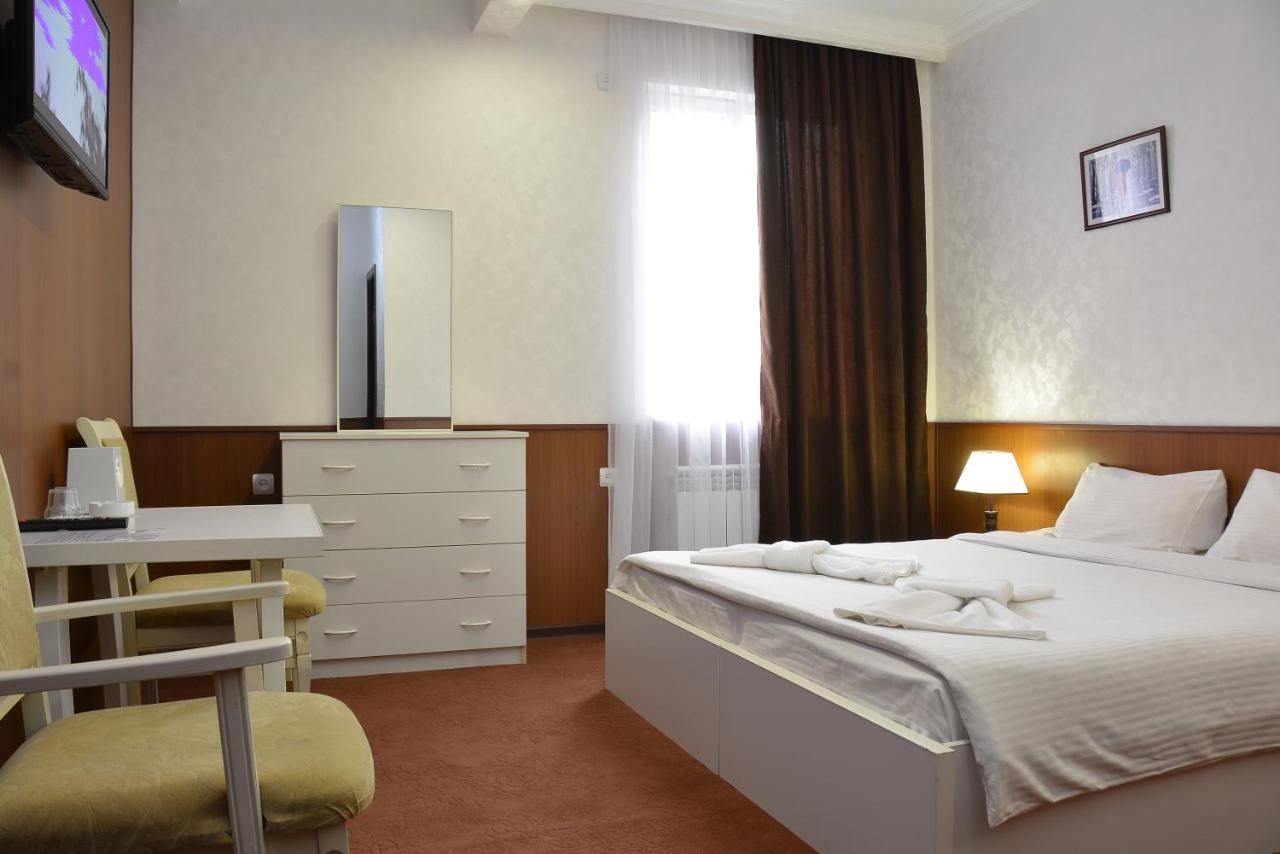 Vayk Hotel Экстерьер фото